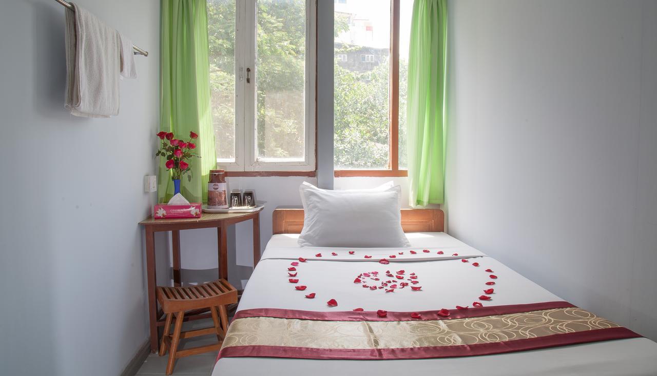 Mother Land Inn 2 Yangon Eksteriør bilde