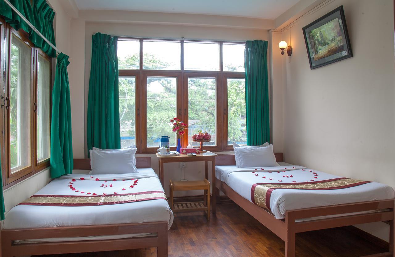 Mother Land Inn 2 Yangon Eksteriør bilde
